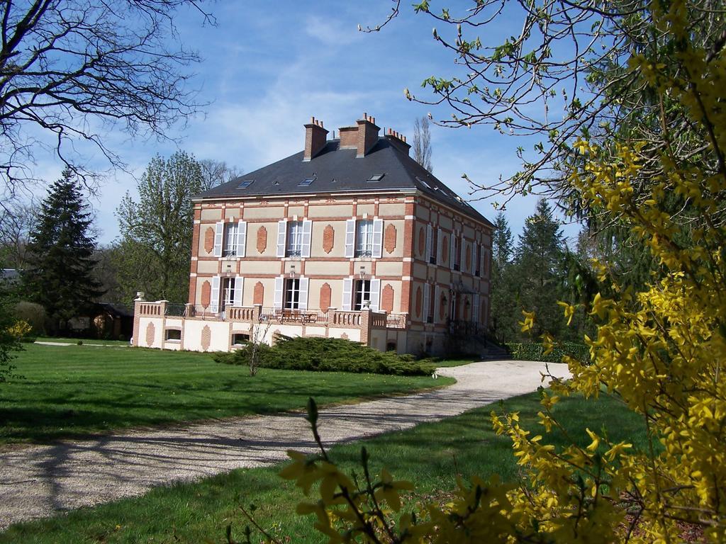Chateau Des Bouffards Brinon-sur-Sauldre Екстериор снимка
